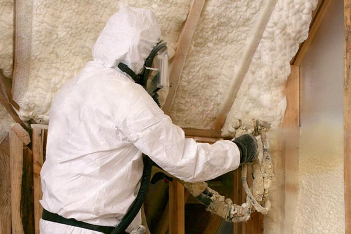 هل الفوم العازل قابل للاشتعال