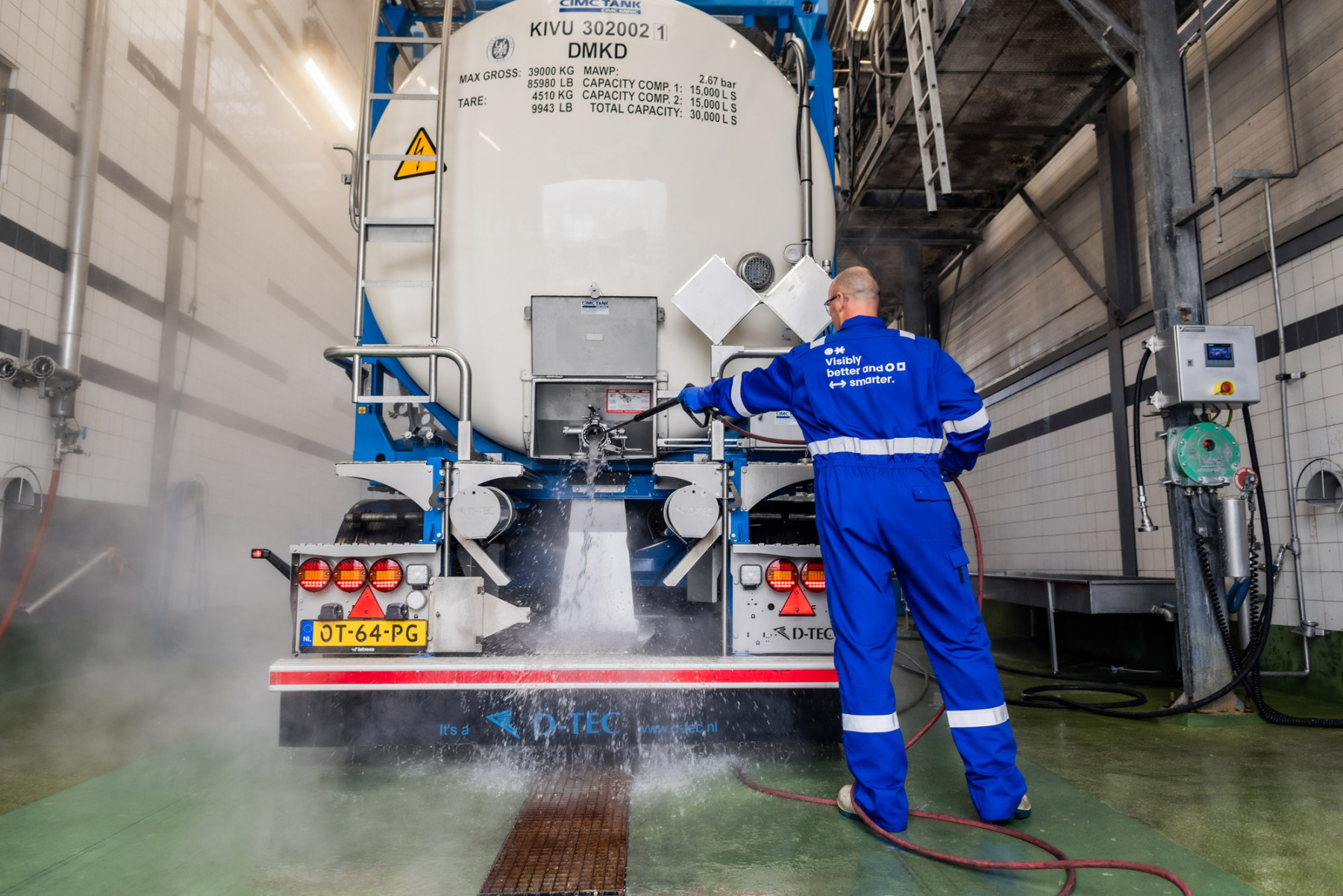 شركة تنظيف خزانات بالرياض